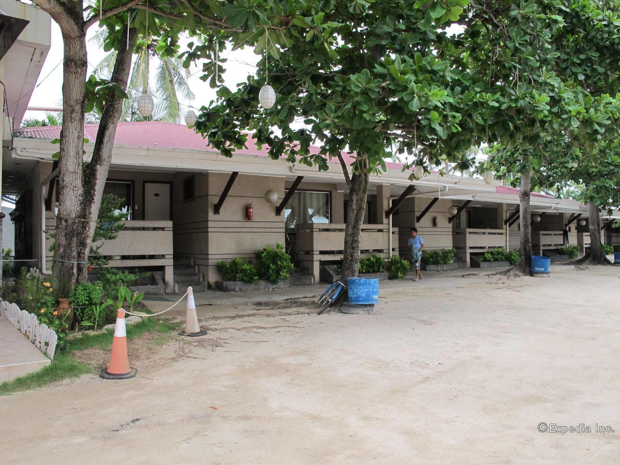蓝鳍度假村 麦克坦 外观 照片